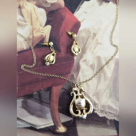 Avon Jewelry Set Gold Necklace - Picture 4 of 13